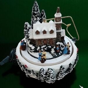 2006 Thomas Kinkade Holiday Celebrations Illuminated Holiday Ornament